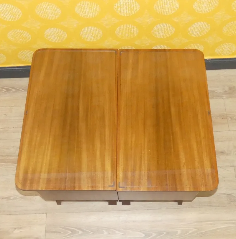Pamono Bedside Tables with Glass Top, 1960s, Set of 2> Nightstands