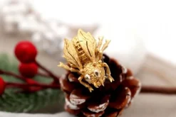 Hot Pamono Bee Shaped Gold Brooch with Reliefs and Applications