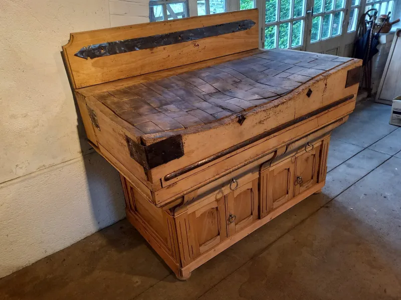 Pamono Beech Butcher Block, 1907> Worktables & Workbenches