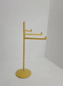Hot Pamono Beige Moving Plastic Towel Rack by Makio Hasuike for Gedy, Italy, 1970s