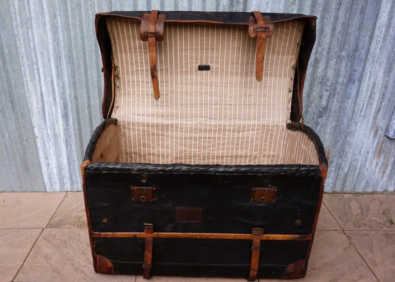 Clearance Pamono Belgian Steamer Trunk from Gustave de Laet, 1880s