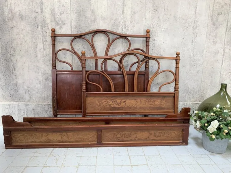 Pamono Bentwood Bed Frame from Thonet> Beds & Bedroom Sets