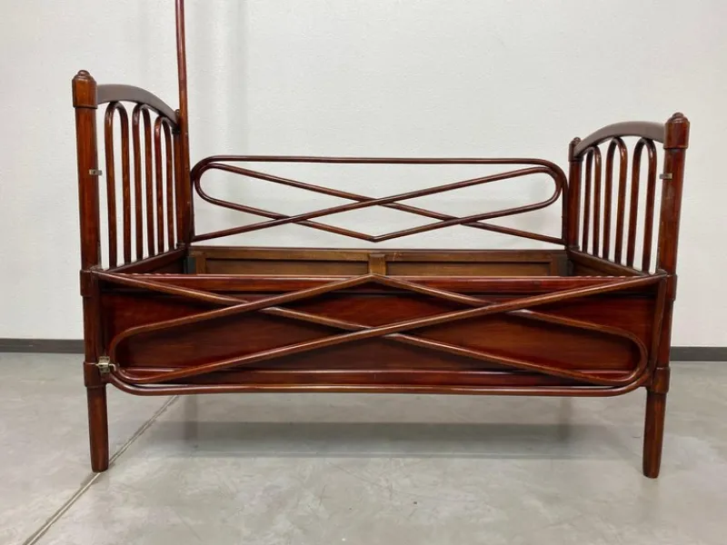 Pamono Bentwood Children's Bed by Michael Thonet, 1890> Beds & Bedroom Sets