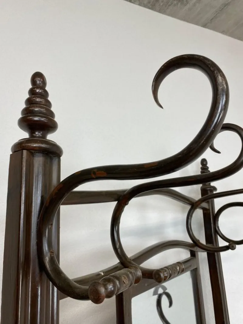 Pamono Bentwood No. 1082 Coat Hanger attributed to J&J Kohn, 1890s