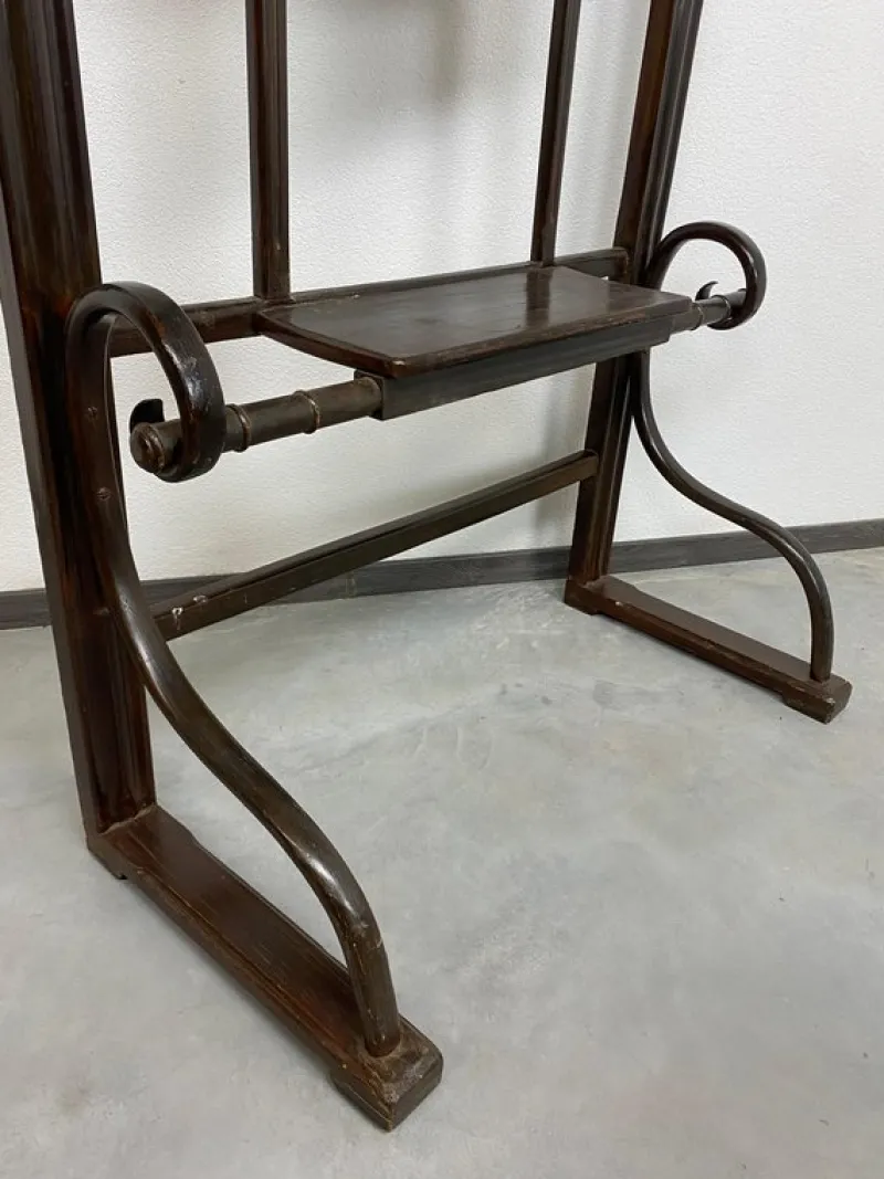 Pamono Bentwood No. 1082 Coat Hanger attributed to J&J Kohn, 1890s