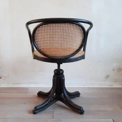 Hot Pamono Bentwood No. 5501 Swivel Chair from Thonet, 1980s
