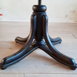 Hot Pamono Bentwood No. 5501 Swivel Chair from Thonet, 1980s