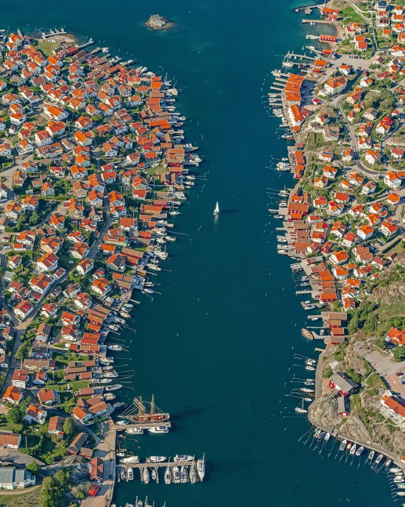 New Pamono Bernhard Lang, AV_Archipelago_008 Aerial View, 2025, Print