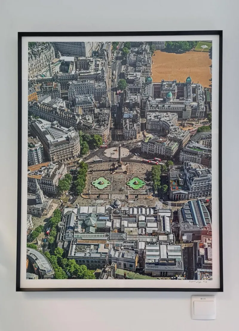 Pamono Bernhard Lang, Trafalger Square, Archival Pigment Print> Photography