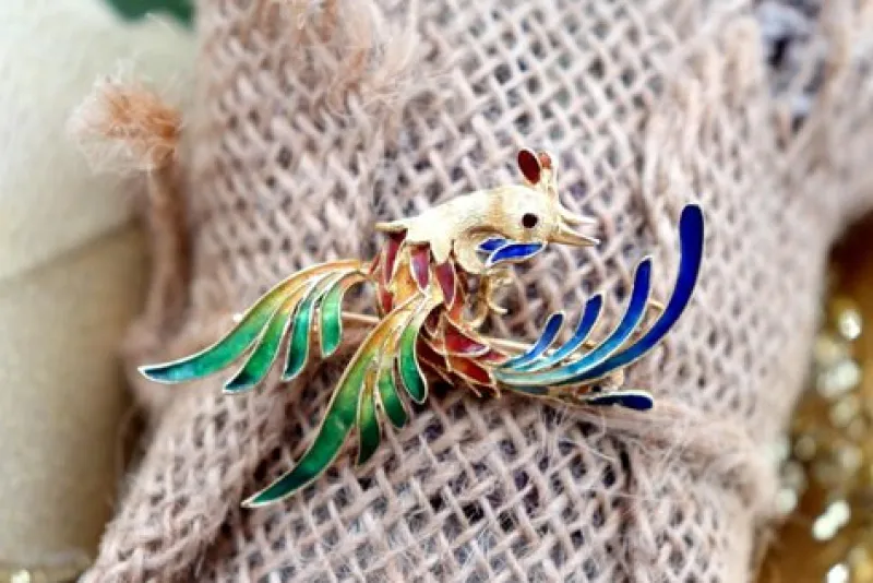 Best Pamono Bird Shaped Gold Brooch
