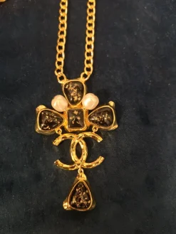 New Pamono Black and Gold Chanel Necklace Pendant from Chanel