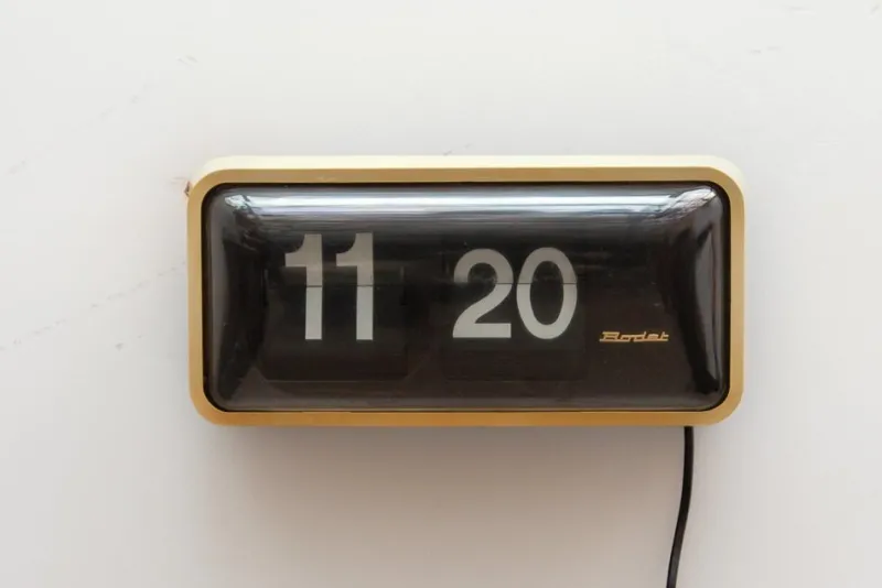 Pamono Black and White Large Station Flip Clock, France, 1970s> Clocks