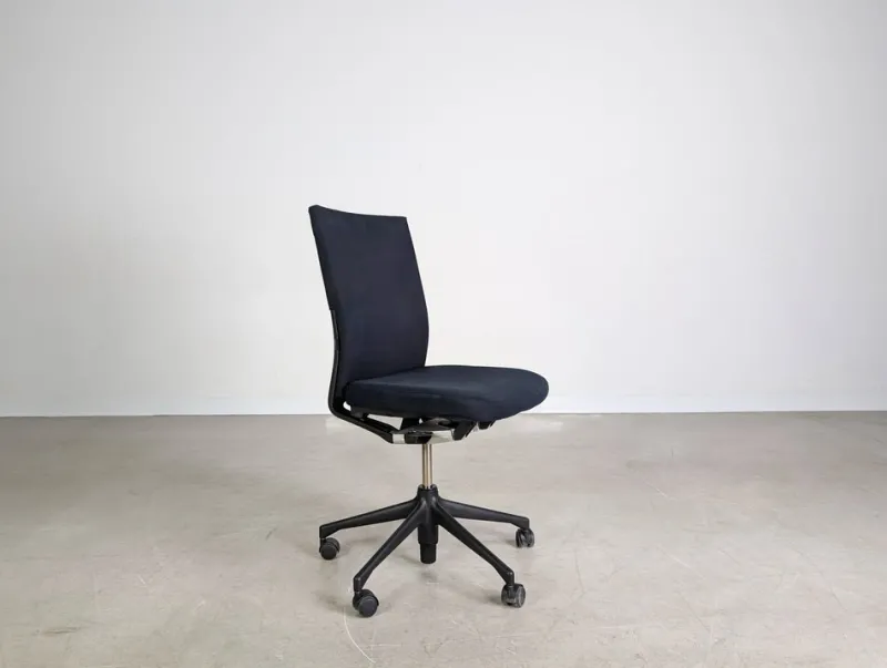 Pamono Black Executive Swivel T-Chair from Vitra