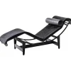 Sale Pamono Black LC4 Chaise Longue by Le Corbusier, Pierre Jeanneret & Charlotte Perriand for Cassina