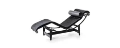 Sale Pamono Black LC4 Chaise Longue by Le Corbusier, Pierre Jeanneret & Charlotte Perriand for Cassina