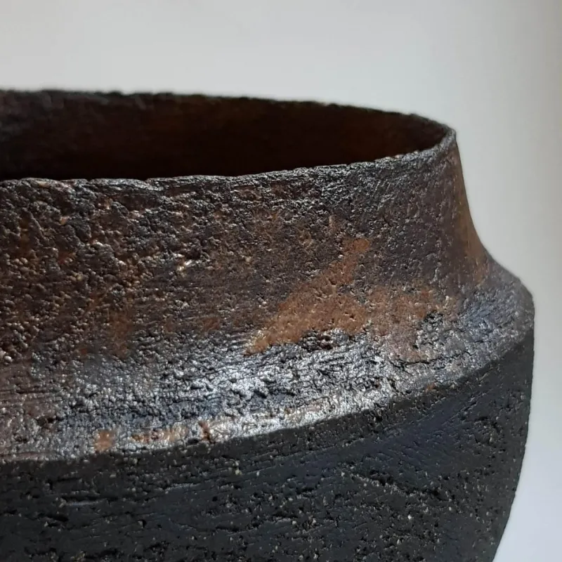 Pamono Black Stoneware Dinos Vase by Elena Vasilantonaki> Tabletop