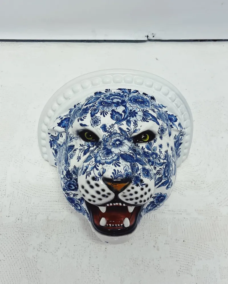 Pamono Blue Delft Leopard Wall Shelf from Ceramiche Boxer> Storage
