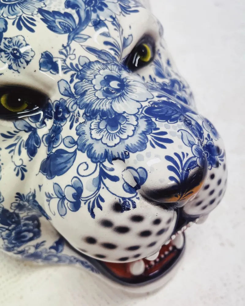 Pamono Blue Delft Leopard Wall Shelf from Ceramiche Boxer> Storage