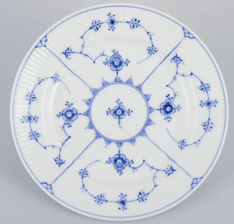 Pamono Blue Fluted Plain in Porcelain from Royal Copenhagen, 1938, Set of 6> Dinner Plates & Bowls