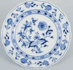 Pamono Blue Onion Patterned Porcelain Dinner Plates from Meissen, Germany, 1890s, Set of 5><noscript><img width=