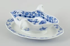 Pamono Blue Onion Porcelain Gravy Boat with Handles on Foot from Meissen, Germany, 1890s><noscript><img width=