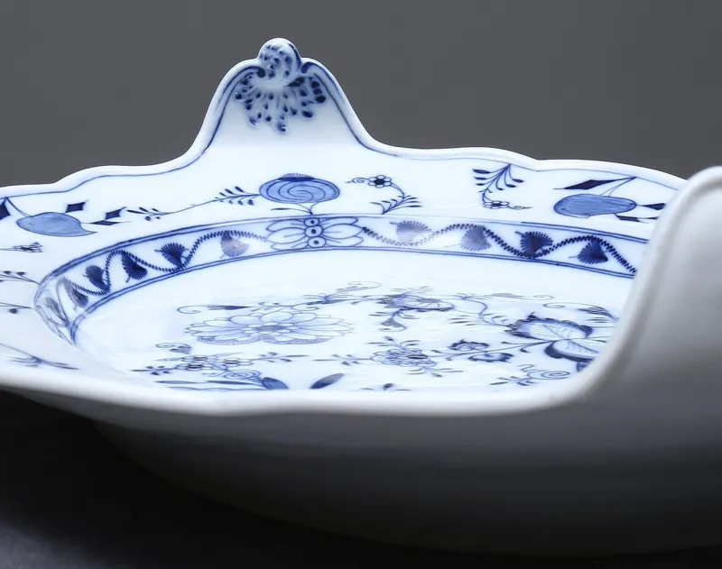 Pamono Blue Onion Porcelain Platter by Carl Teichert for Meissen, 1880s> Serving Dishes
