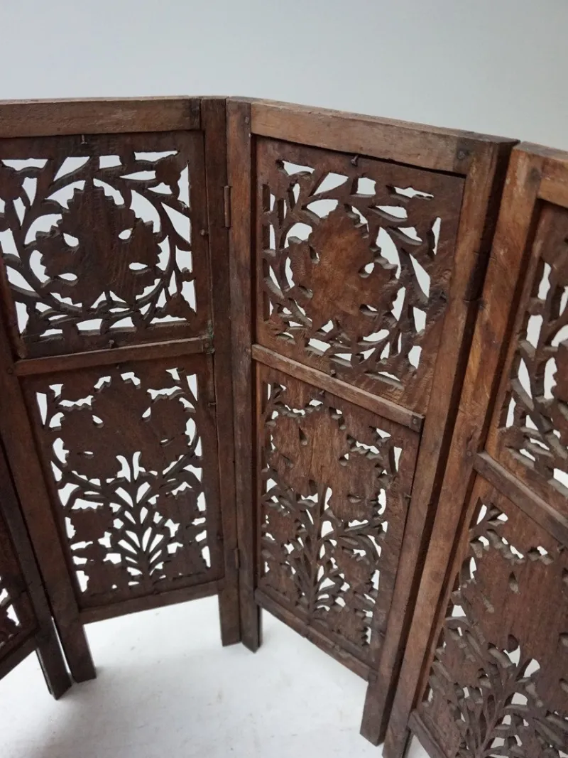 Pamono Bohemian Eastern Anglo-Indian Hand Carved Wooden Octagonal Side Table, 1900s> Coffee & Side Tables