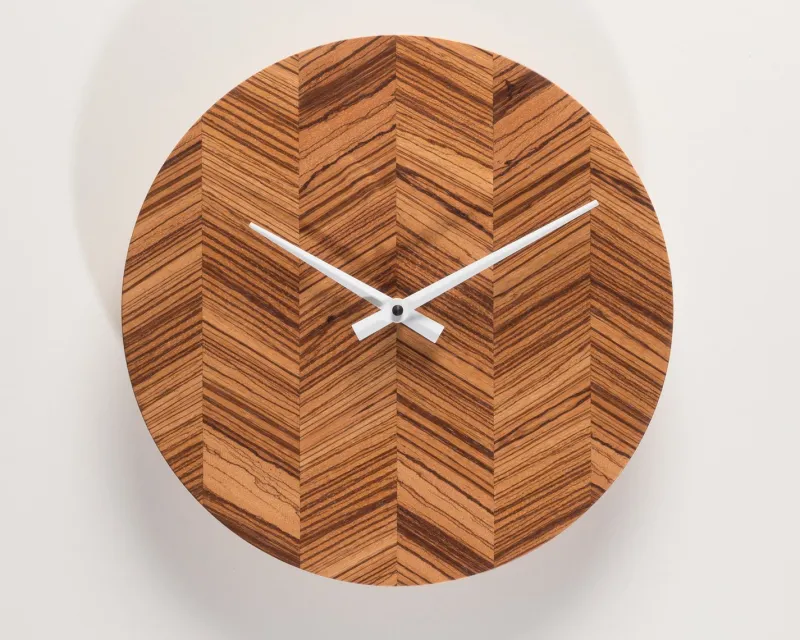 Pamono BONE Clock from Futuro Studio> Clocks