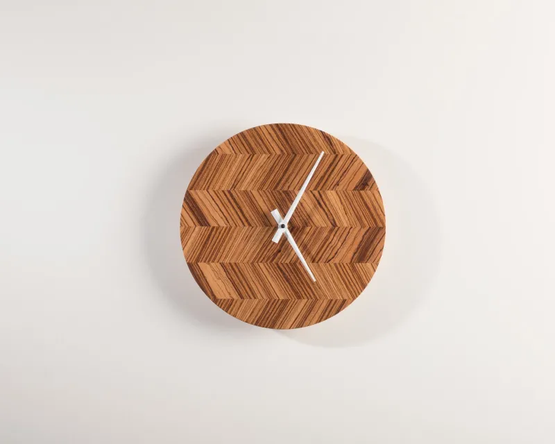 Pamono BONE Clock from Futuro Studio> Clocks