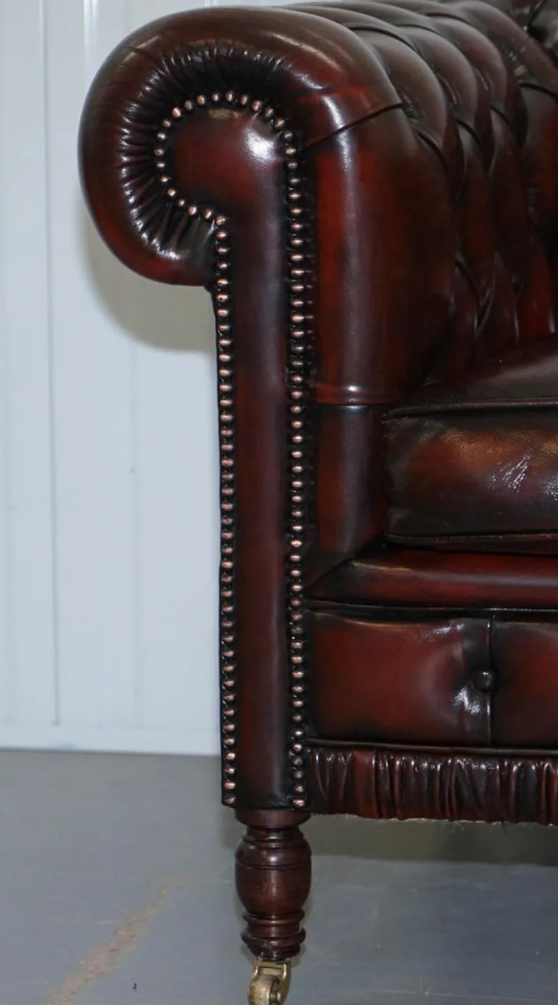 New Pamono Bordeaux Leather Chesterfield Club Sofa & Armchairs on Turned Legs, Set of 3