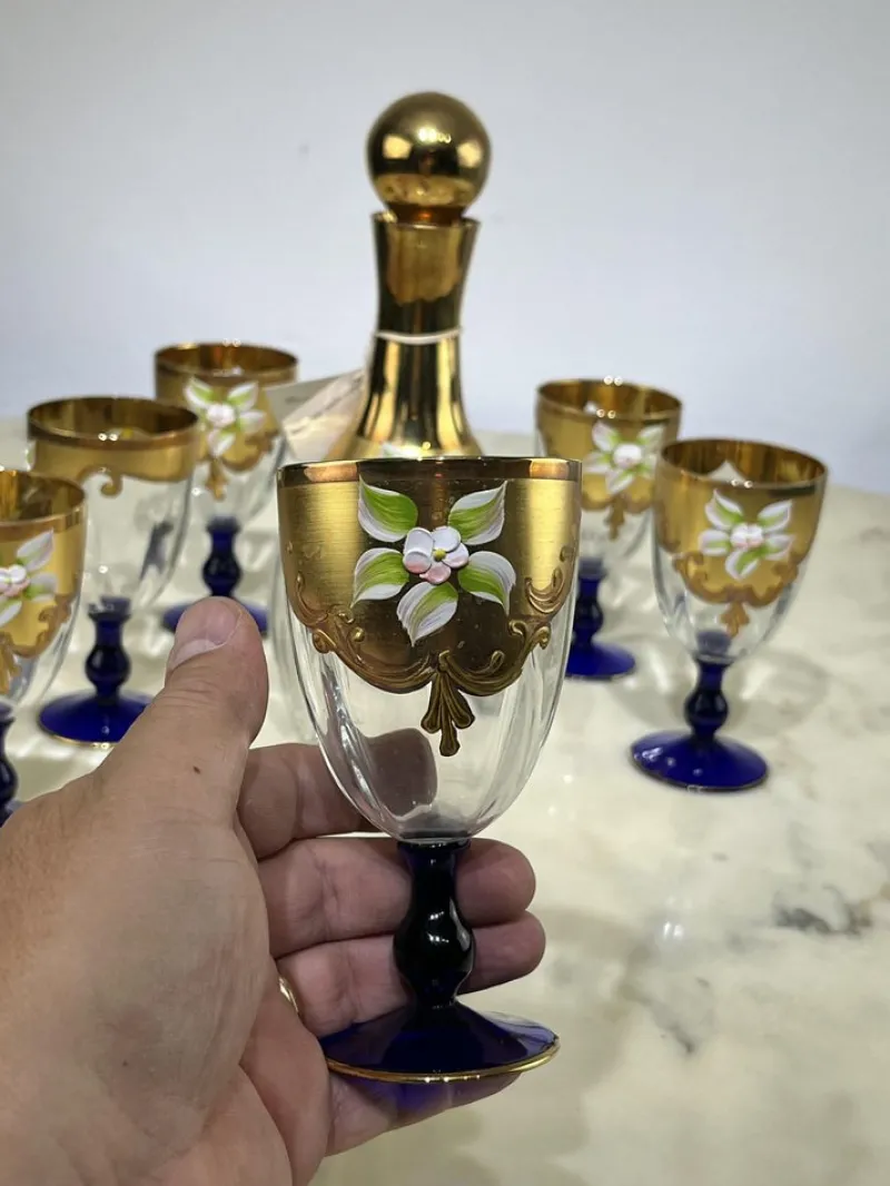 Pamono Bottle and Glasses in Hand-Painted Murano Glass & 24kt Gold, Italy, 1970s, Set of 7> Glassware