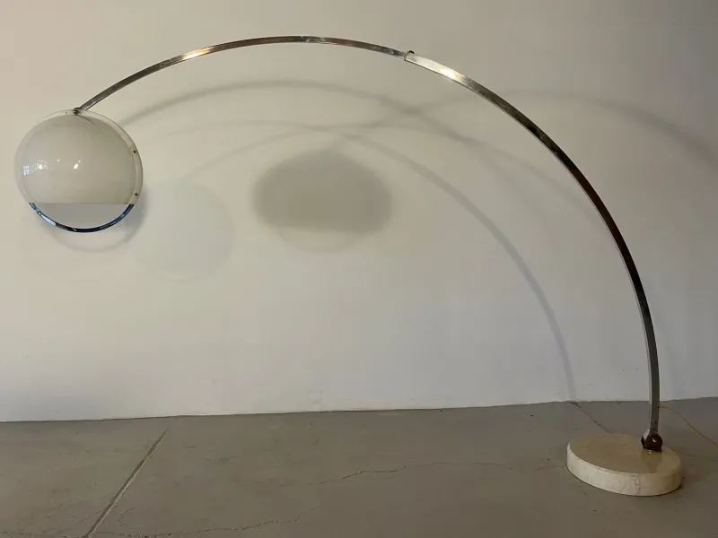 Pamono Bow Lamp from Guzzini, 1970s> Floor Lamps