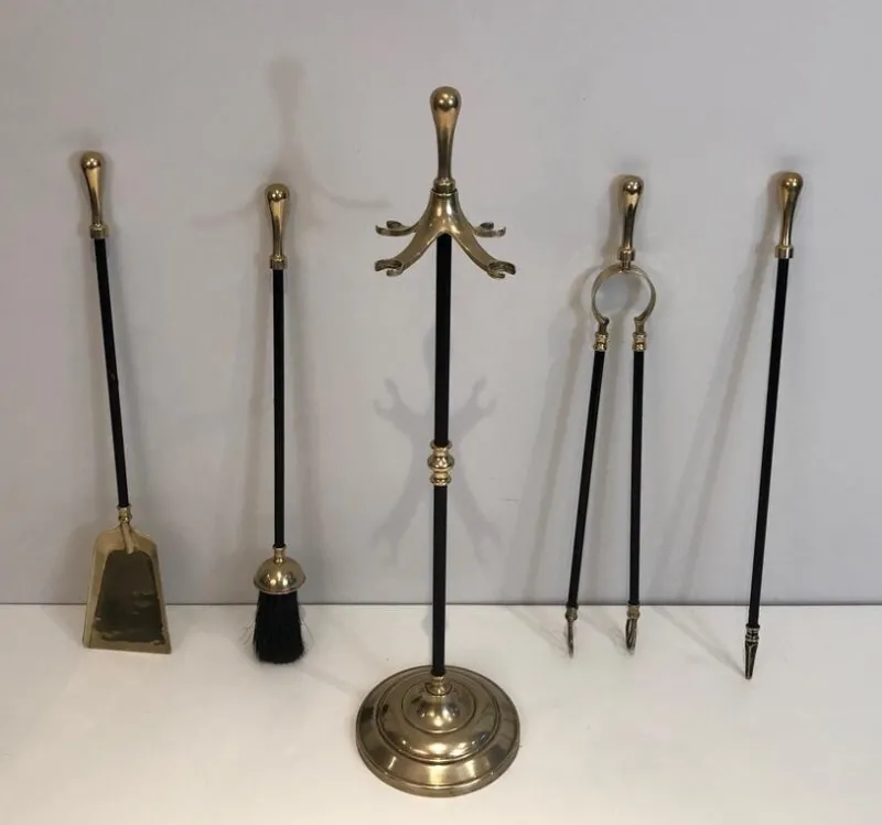 Pamono Brass and Black Lacquered Fireplace Tools on Stand, France, 1970s> Fireplaces And Mantels