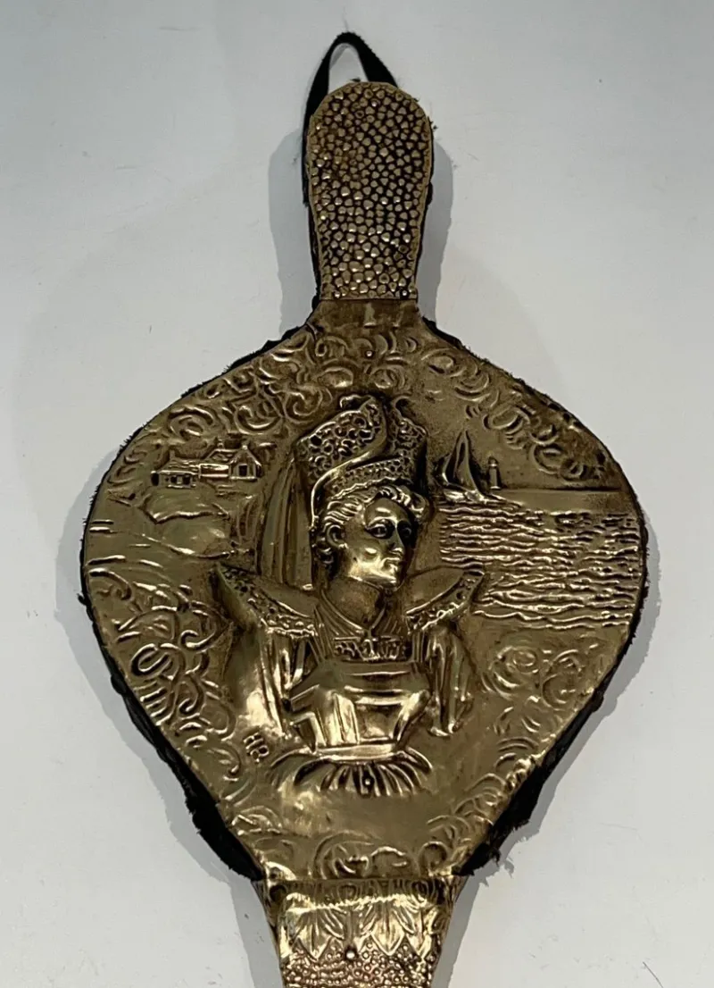 Pamono Brass Chimney Bellows with Woman Motif, 1890s> Fireplaces And Mantels