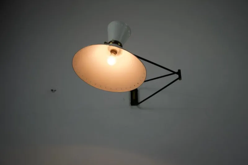 Pamono Brass Wall Lamp by Rene Mathieu for Maison Lunel, 1960s> Wall Lights & Sconces