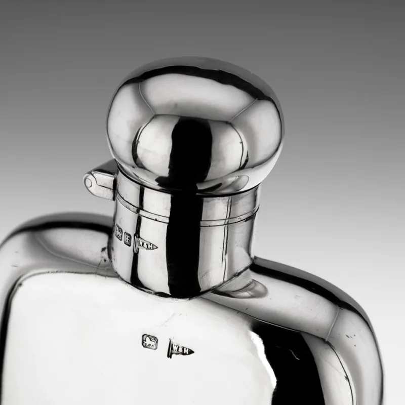 Pamono British Silver Hip Flask and Cup from Walker & Hall, 1915> Bottles, Carafes & Jugs