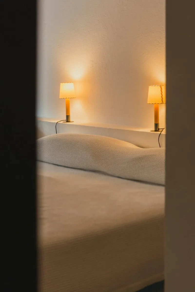 Clearance Pamono Bronze Básica Mínima Table Lamp by Santiago Roqueta for Santa & Cole