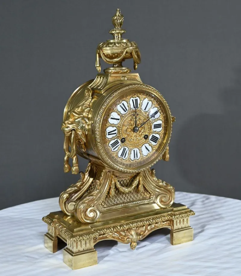 Hot Pamono Bronze Clock by G.Philippe for Palais Royal, 1870s