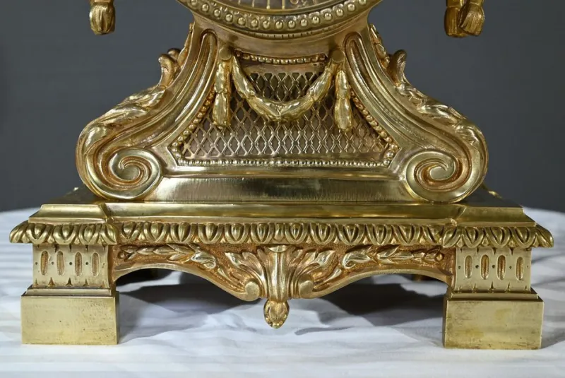 Hot Pamono Bronze Clock by G.Philippe for Palais Royal, 1870s