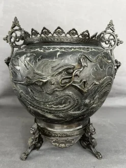 Pamono Bronze Flower Pot, Japan, 1890s> Planters And Jardiniere
