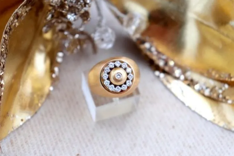 Pamono Brushed Gold Ring with Diamonds in Brilliant Cut> Rings