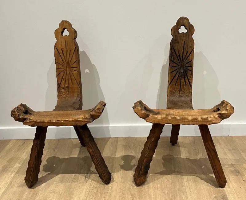 Pamono Brutalist Tripod Low Chairs, Set of 2> Side Chairs & Dining Chairs