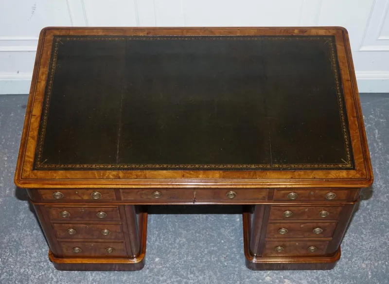Pamono Burr Walnut Twin Pedestal Desk from Royal Druce & Co., London, United Kingdom, 1840s> Desks