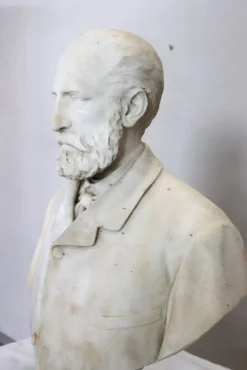 Clearance Pamono Bust of a Gentleman, 19th Century, White Marble Sculpture