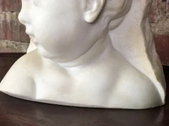 Online Pamono Bust of Putto or Little Girl in White Carrara Marble, 1940s