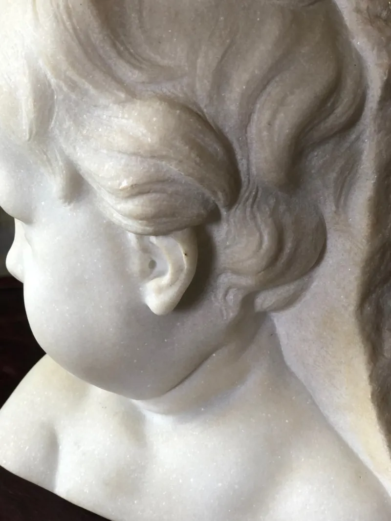 Online Pamono Bust of Putto or Little Girl in White Carrara Marble, 1940s