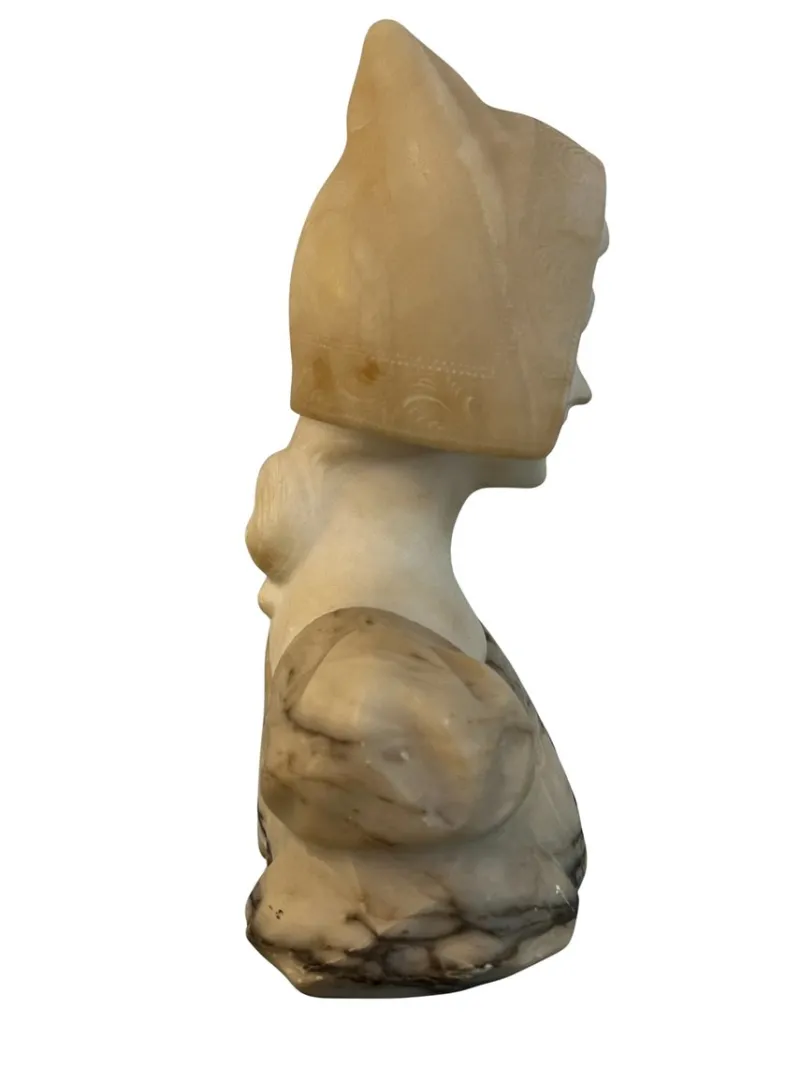 Pamono Bust of Renaissance Girl, 1900, Alabaster> Art Nouveau