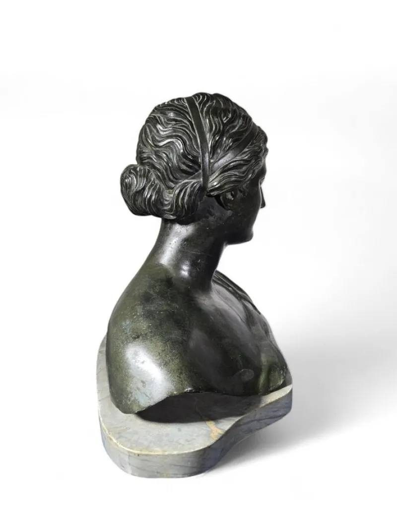 Pamono Bust of the Greek Poetess Sappho, 1860, Bronze> Sculpture