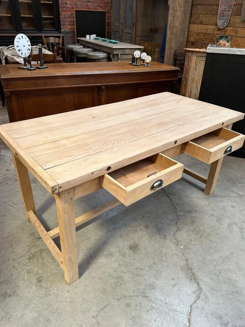 Hot Pamono Butcher's Table in Solid Beech