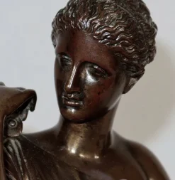 Clearance Pamono C. Sauvage after Praxitèle, Diane de Gabies, Early 1800s, Bronze